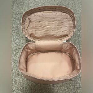 Lululemon oval top access kit